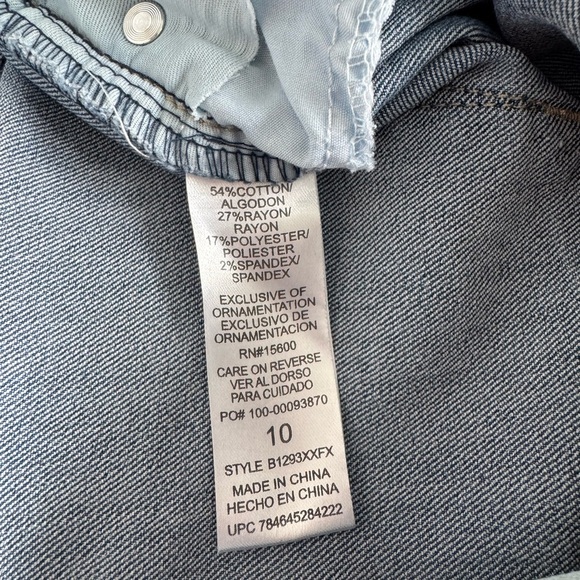 Democracy Jean. Women’s size 10. Great stretch! - Picture 5 of 8